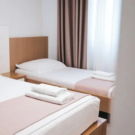 Sunrise Luxury Σαράντα