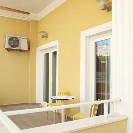 Sunrise Luxury Σαράντα